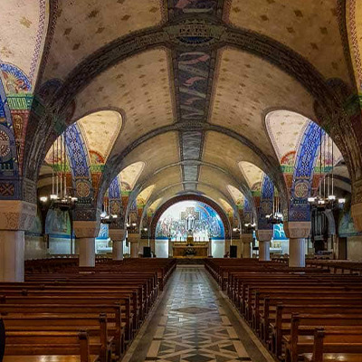 viagens-sagradas-Liseiux-basilica-lisieux-03